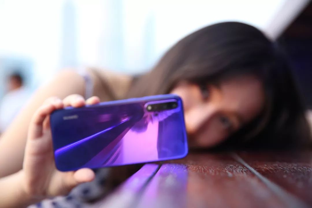 年轻人的手机品牌_年轻人用的手机品牌_nova系列手机:年轻用户的时尚选择