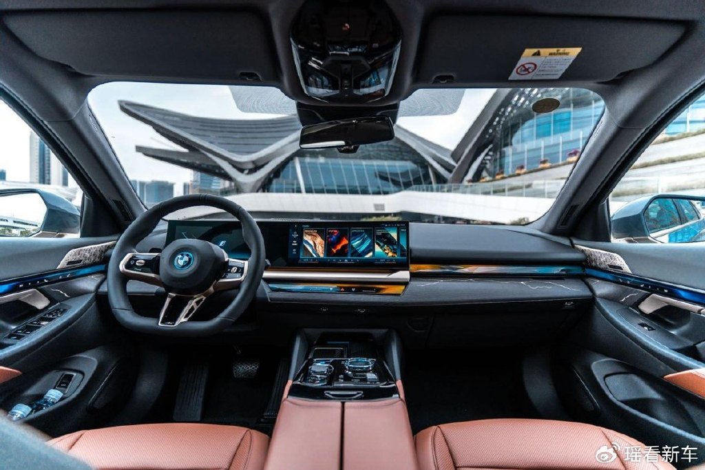 为什么全新BMW 5系是中大型豪华轿车的安全典范?_为什么全新BMW 5系是中大型豪华轿车的安全典范?_典范2021款自动进取型