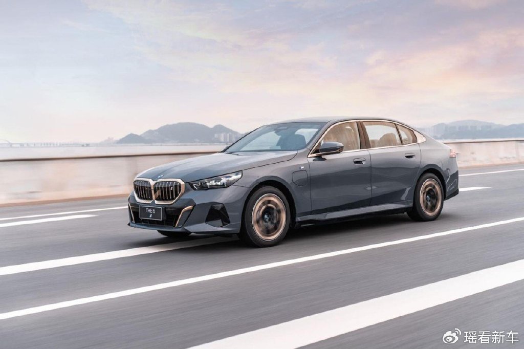为什么全新BMW 5系是中大型豪华轿车的安全典范?_为什么全新BMW 5系是中大型豪华轿车的安全典范?_典范2021款自动进取型