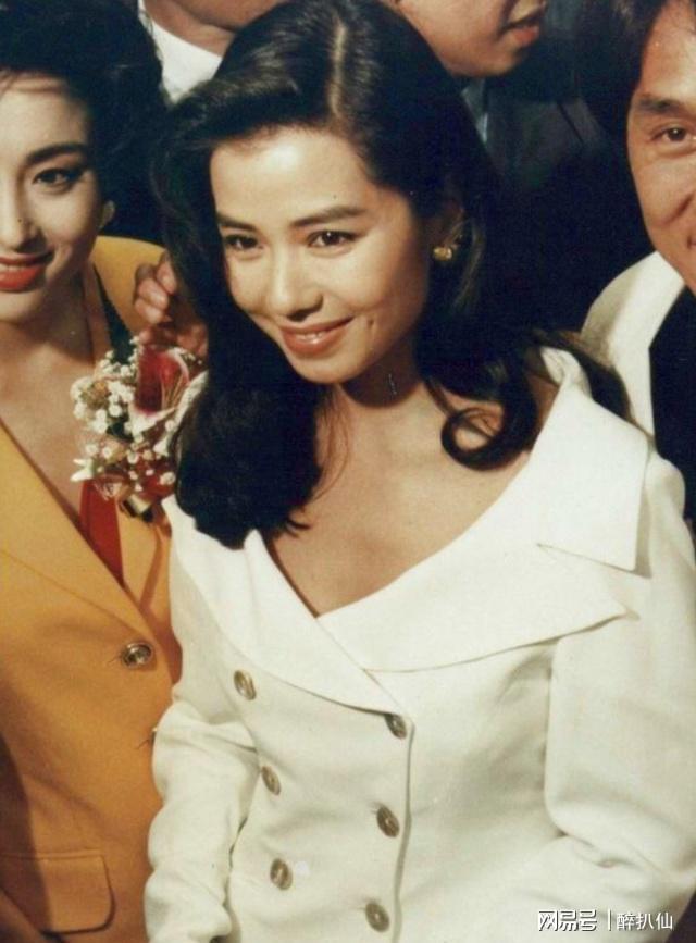 钟楚红：80年代香港影坛的璀璨明星与梦中情人