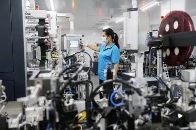 小鹏汽车与SK Innovation签约新电池供应商，宝马扩大电池订单至238亿美元